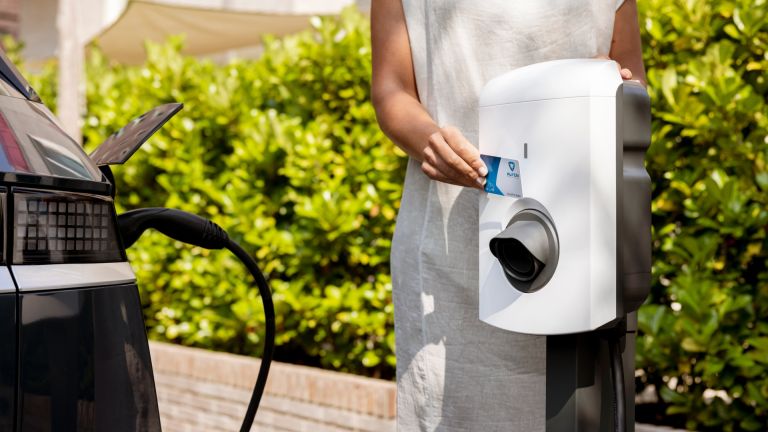 Alfen Eve Single S-Line Single-Phase AC Charging Station (7.4kW)