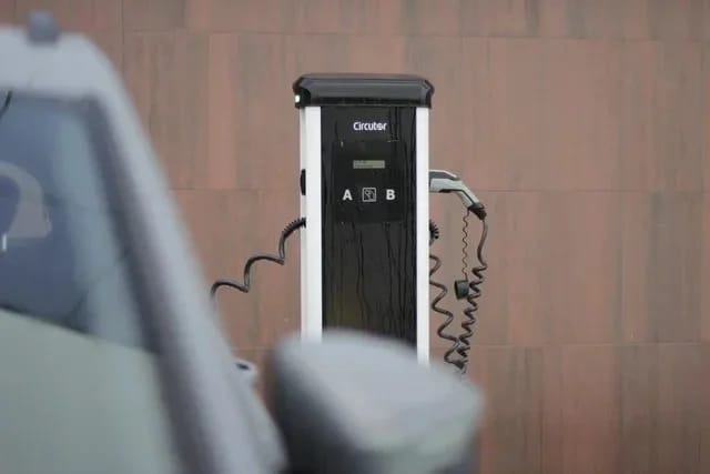 Urban Three-Phase Double Circutor AC Charging Station (2x22kW)